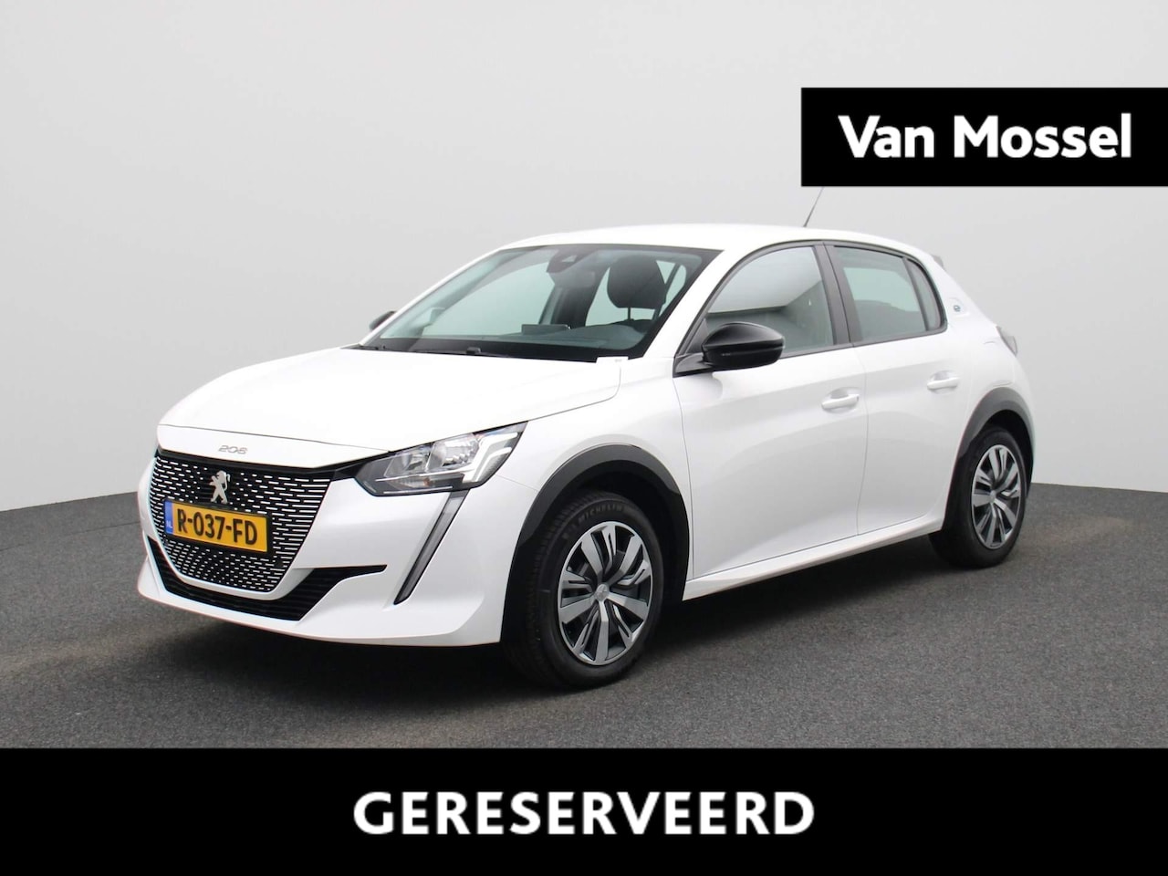 Peugeot e-208 - EV Active Pack 50 kWh | Navigatie | Cruise-Control | Stoelverwarming | - AutoWereld.nl