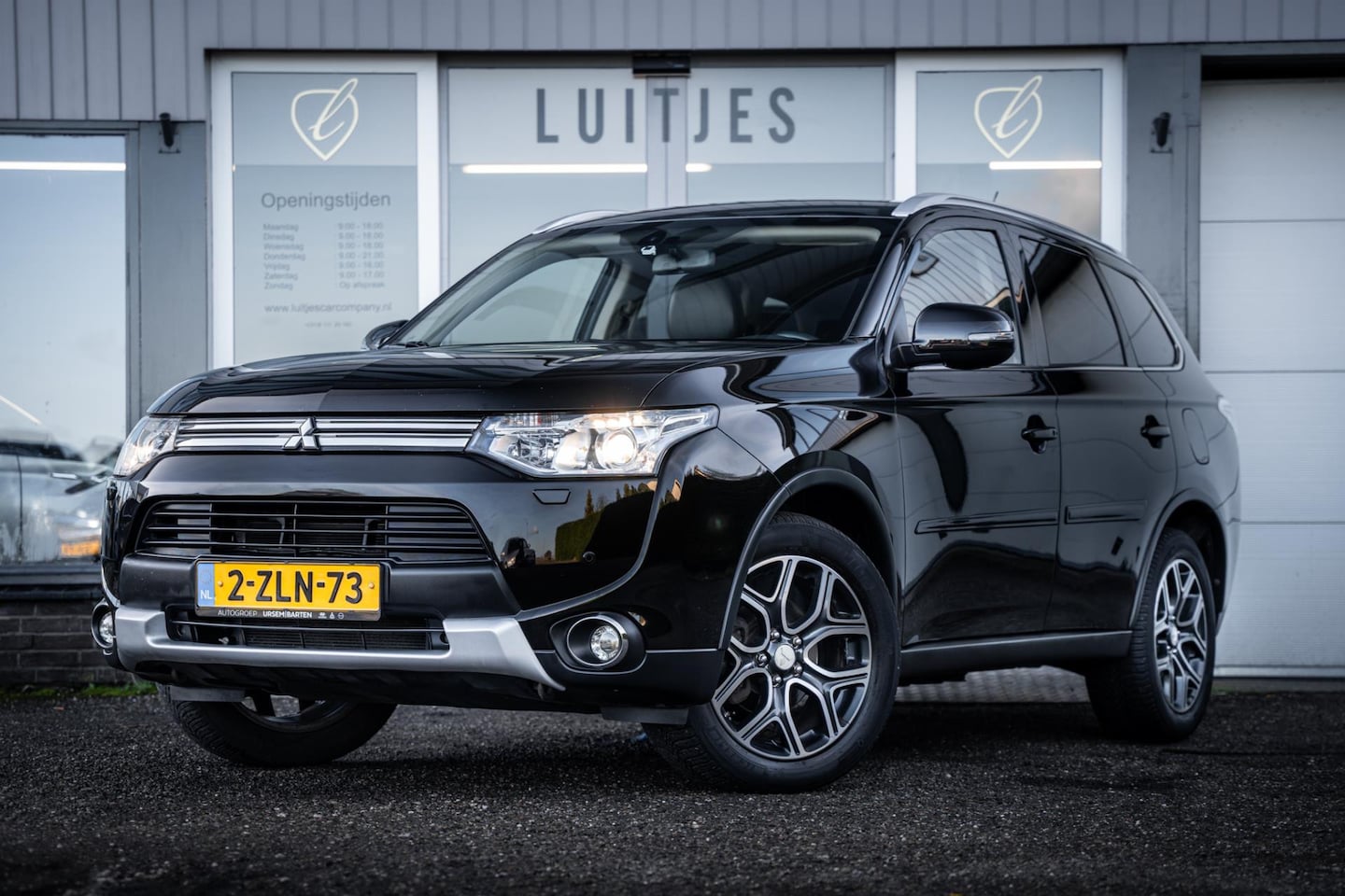 Mitsubishi Outlander - 2.0 PHEV Executive X-Line 4WD I Camera I Leder I NL-auto I 2e-eig I Dealer-o.h. I NAP - AutoWereld.nl