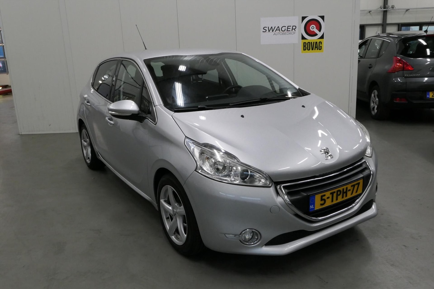 Peugeot 208 - 1.6 VTi 120PK 5D Allure (Trekhaak) - AutoWereld.nl