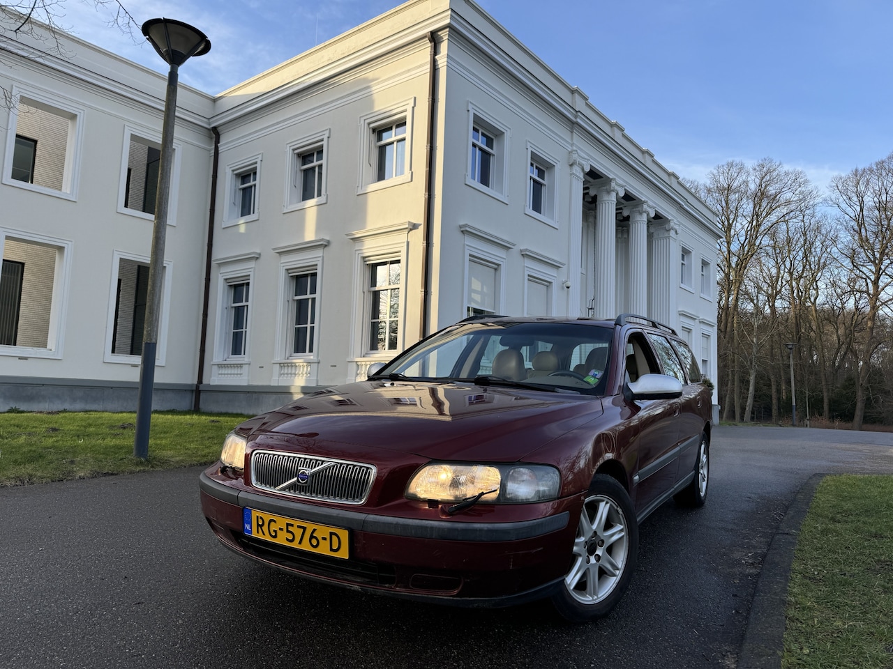 Volvo V70 - 2.4 SLECHTS 9.000 KM/JR GEREDEN ! - AutoWereld.nl