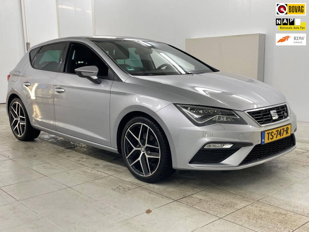 Seat Leon - 1.5 TSI 150PK FR Business Intense+Pano-dak+navigatie+Volleder+vitrual+camera+stoel-verw+18 - AutoWereld.nl