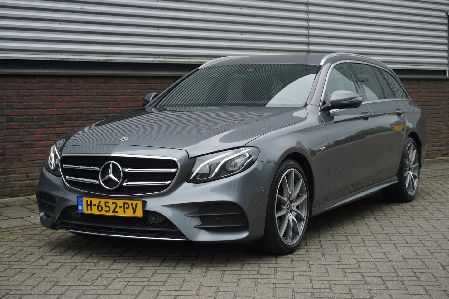 Mercedes-Benz E-klasse Estate - 200 Business Solution Sport AMG-Styling/19Inch - AutoWereld.nl