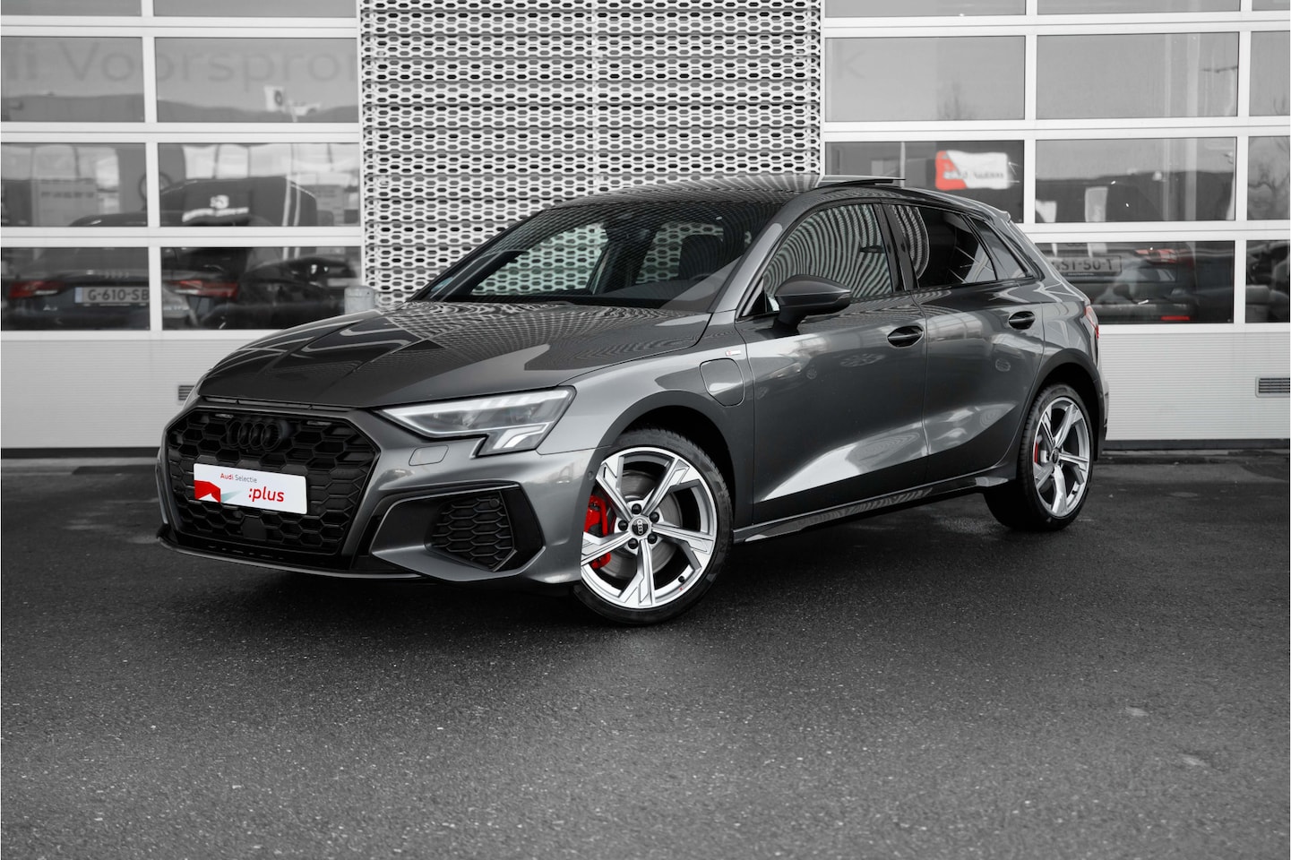 Audi A3 Sportback - 45 TFSI e 245pk S edition Competition | Panoramadak | 18" | Keyless | Stoelverwarming | Do - AutoWereld.nl