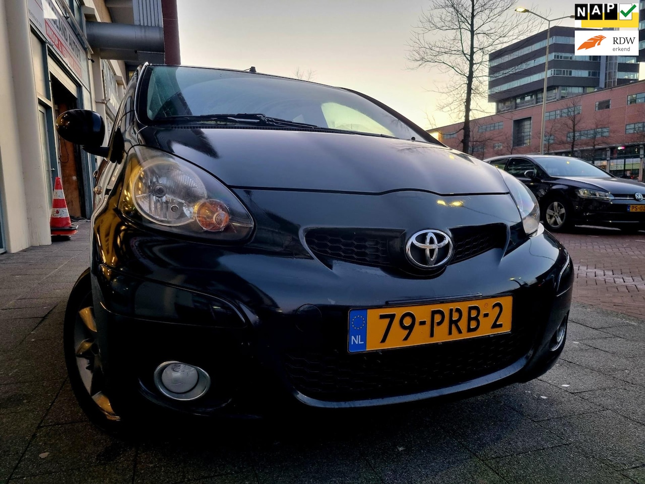 Toyota Aygo - 1.0-12V Dynamic 5drs Navi Airco ElecRam - AutoWereld.nl