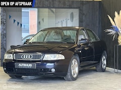 Audi A4 Limousine - 2.4 V6 • 1e eigenaar •