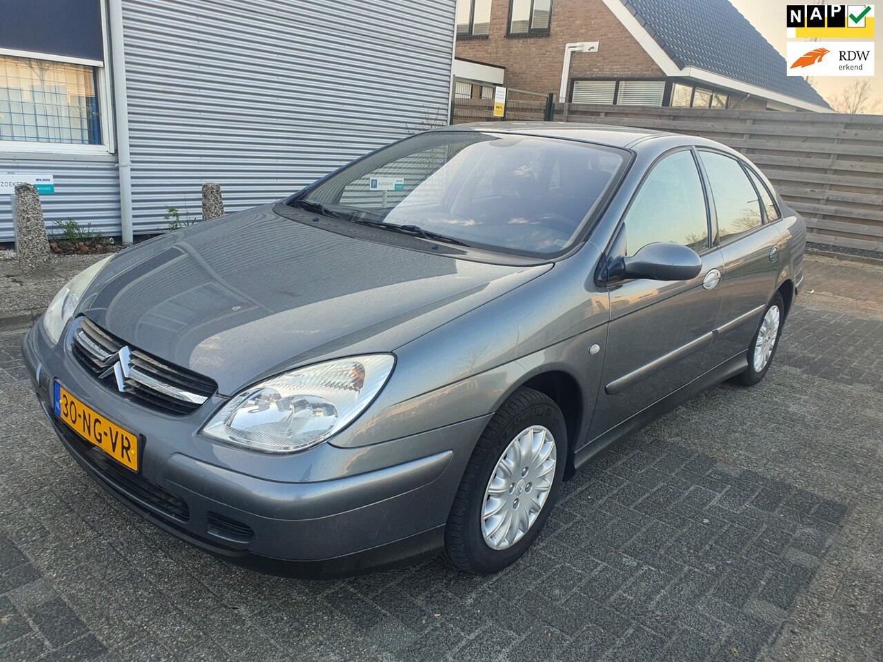 Citroën C5 - 1.8-16V Différence 2 Clima Bj.:2003 - AutoWereld.nl