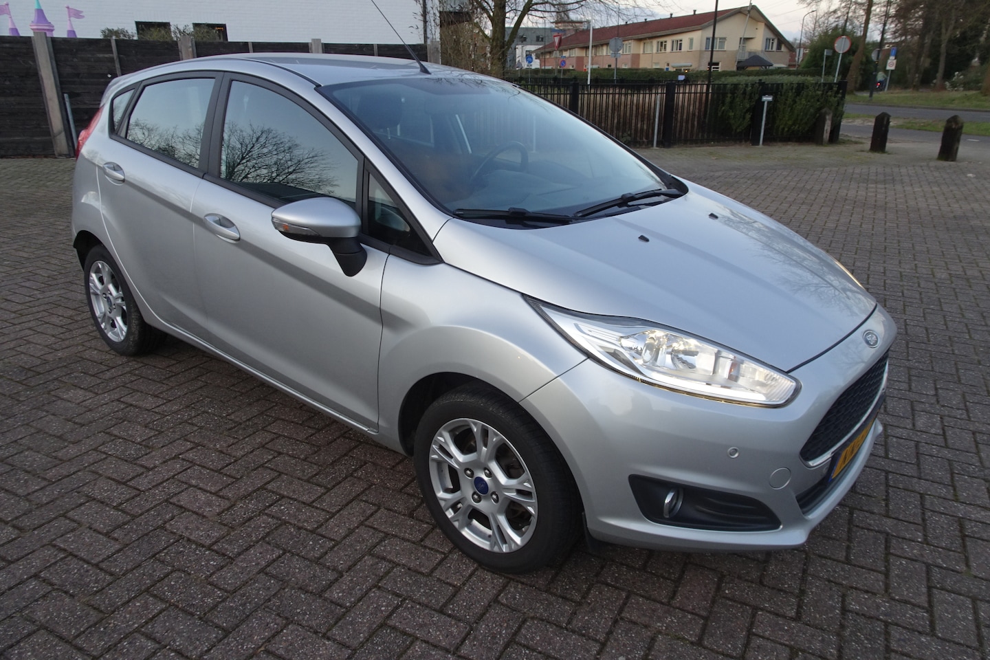 Ford Fiesta - 1.0 Style Ultimate 5 Drs  * 80 pk * AIRCO * LMV * NAVI * PDC * - AutoWereld.nl