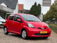 Toyota Aygo - 1.0-12V +|5 Deurs