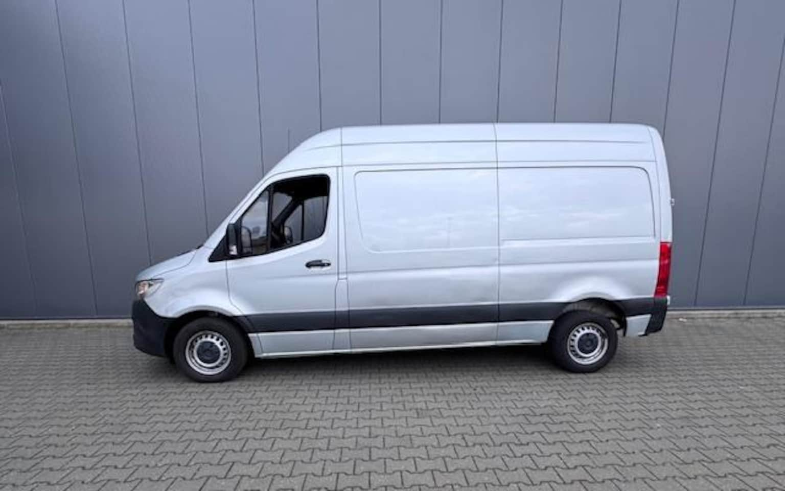 Mercedes-Benz Sprinter - 214 CDI L2H2 AUTOMAAT AIRCO CAMERA DAB APPLE CAR PLAY - AutoWereld.nl