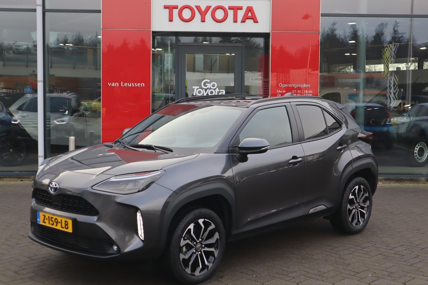 Toyota Yaris Cross - 1.5 HYBRID DYNAMIC AWD APPLE/ANDROID EL-ACHTERKLEP KEYLESS NAVI STUUR/STOELVERW. HEAD-UP - AutoWereld.nl