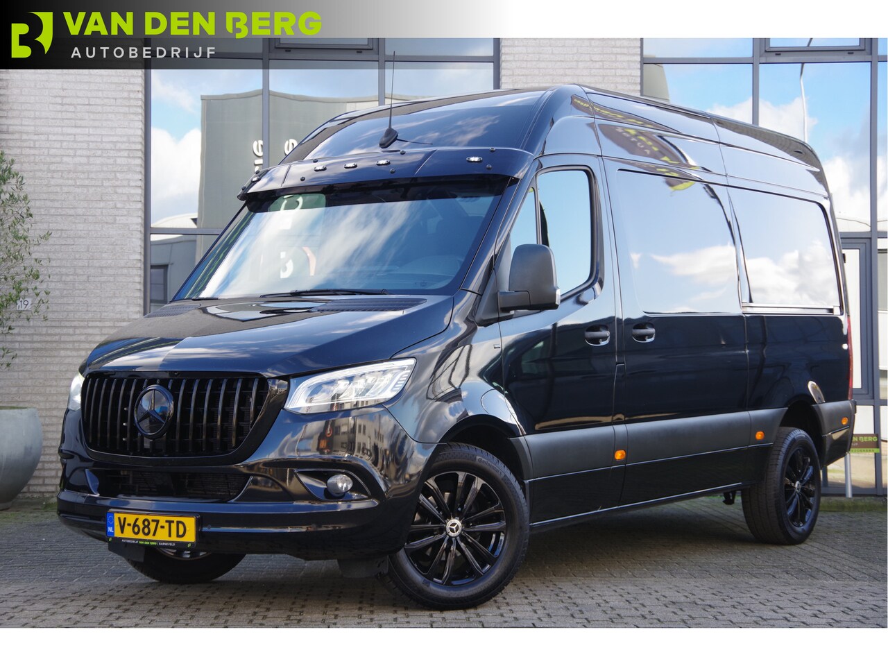 Mercedes-Benz Sprinter - 319 3.0 CDI V6 L2H2 AUT. LED, 2X SCHUIFDEUR, CAMERA, NAVI, CRUISE, CLIMA, NAP DUBBELE CABI - AutoWereld.nl