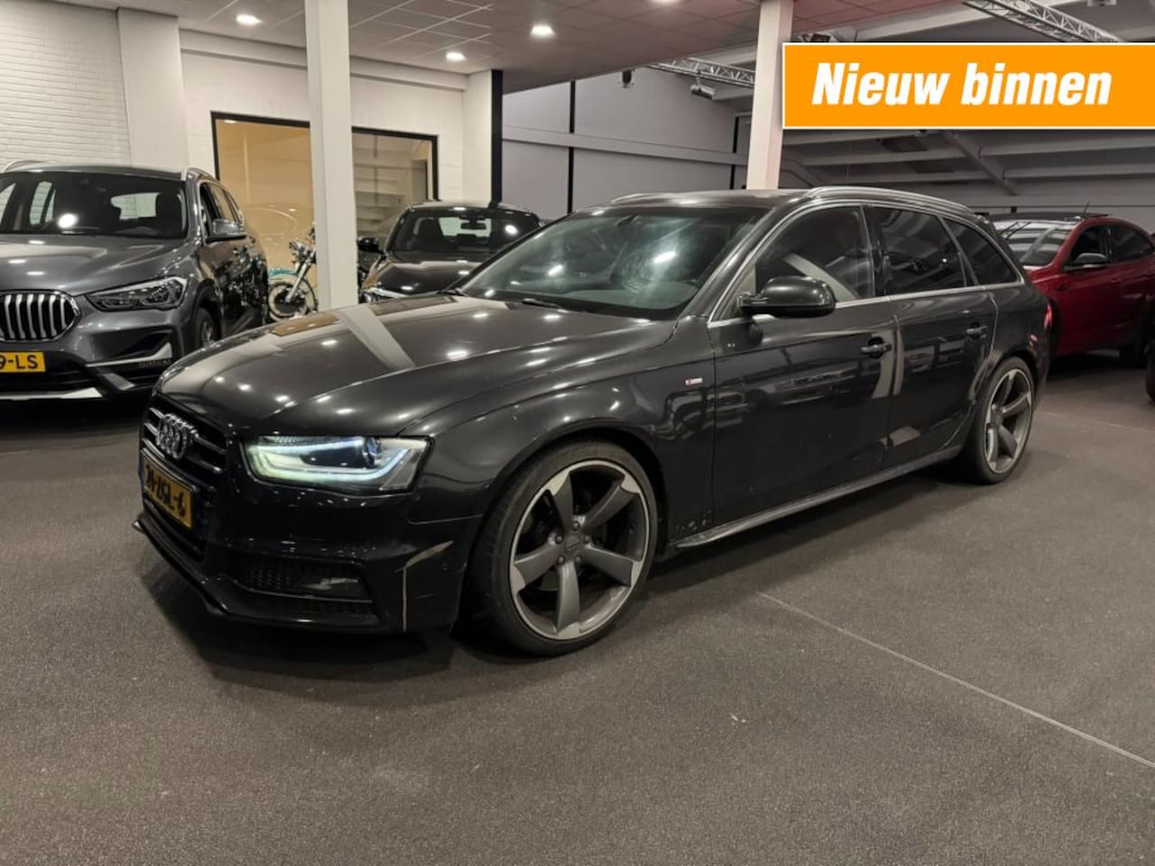 Audi A4 - 1.8 TFSI S-Line,Leer/Alcantara,Xenon,Clima,Cruise,Navi,PDC - AutoWereld.nl