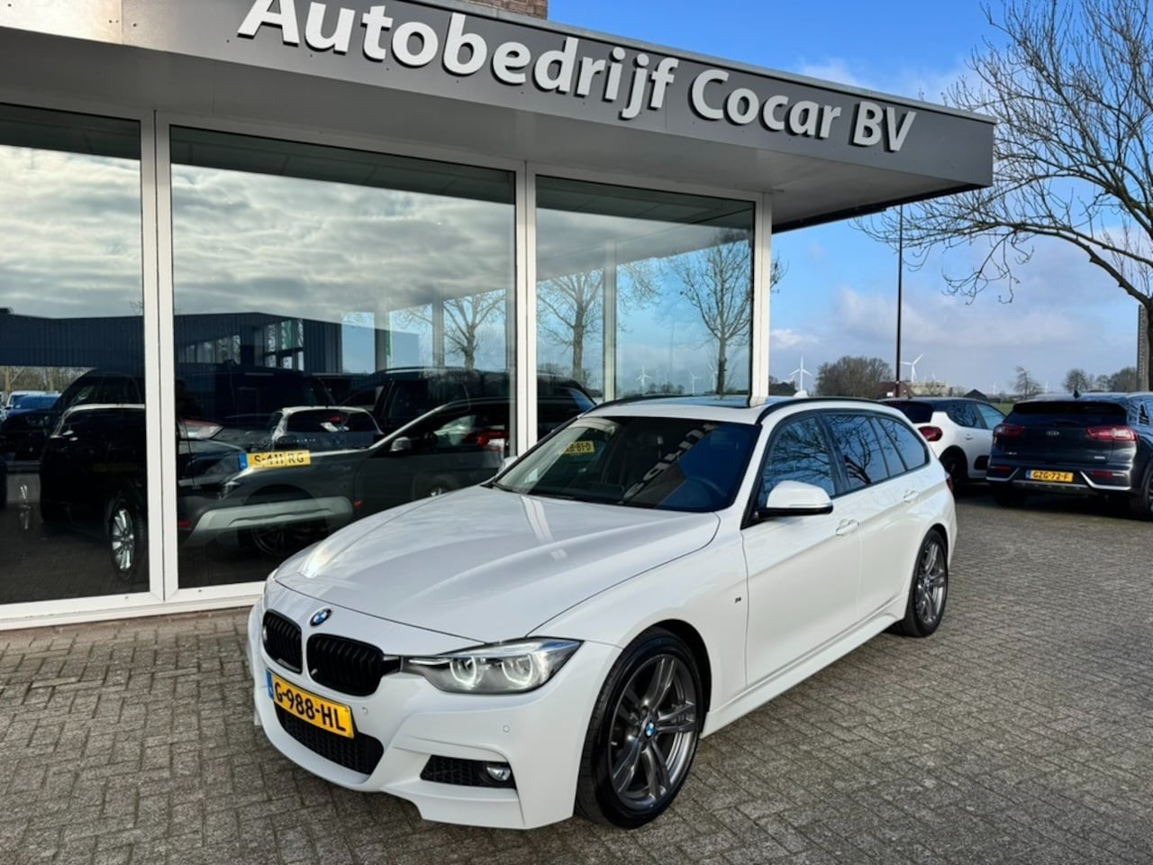 BMW 3-serie - 318I M Sport -Shadow line- PANO - AutoWereld.nl