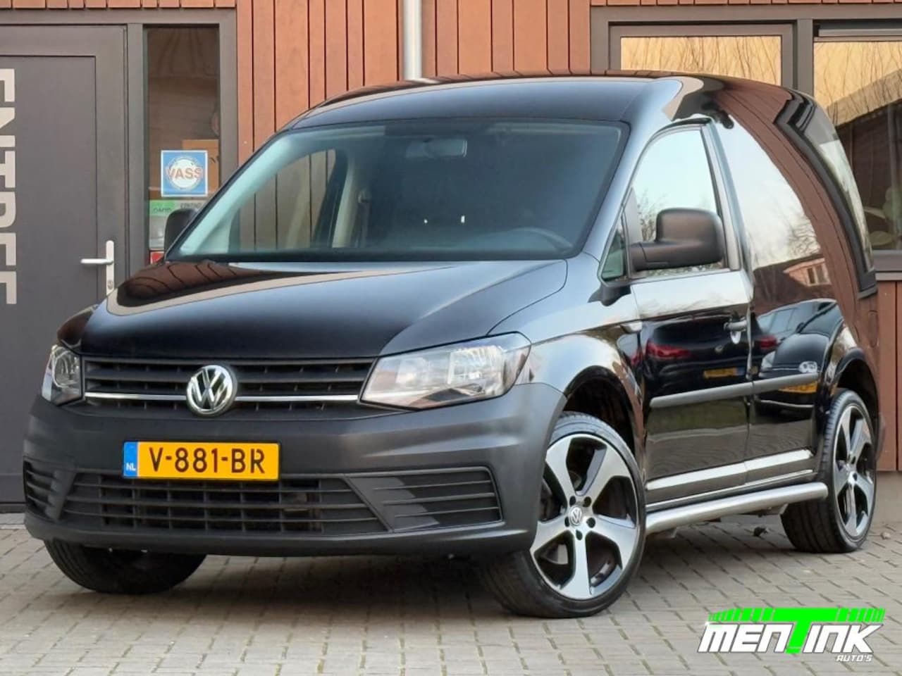 Volkswagen Caddy - 2.0 TDI L1H1 ZWART 18'' sidebars - AutoWereld.nl