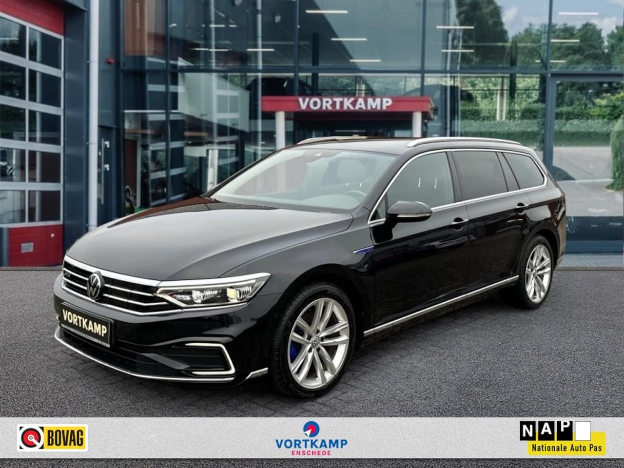 Volkswagen Passat Variant - 1.4 TSI DSG GTE TREKHAAK/CAMERA/NAVI/ACC/STOELVERW/E-KLEP - AutoWereld.nl