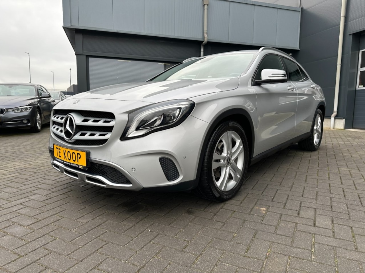 Mercedes-Benz GLA-Klasse - GLA 180 Aut. Business Navi Camera Leder - AutoWereld.nl