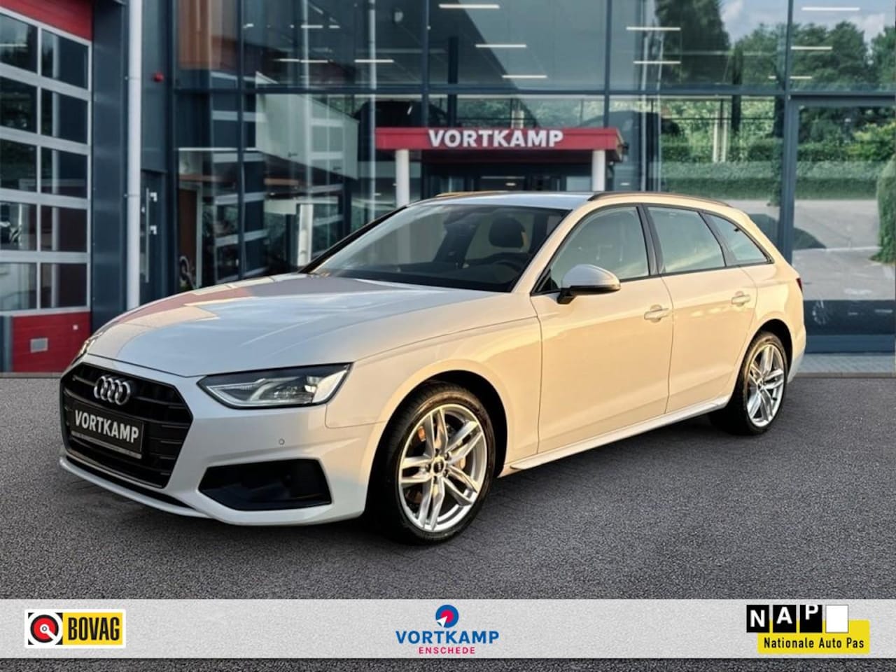 Audi A4 - 40 TDI ADVANCED TREKHAAK/LEDER/ACC/STOELVERW/PDC - AutoWereld.nl