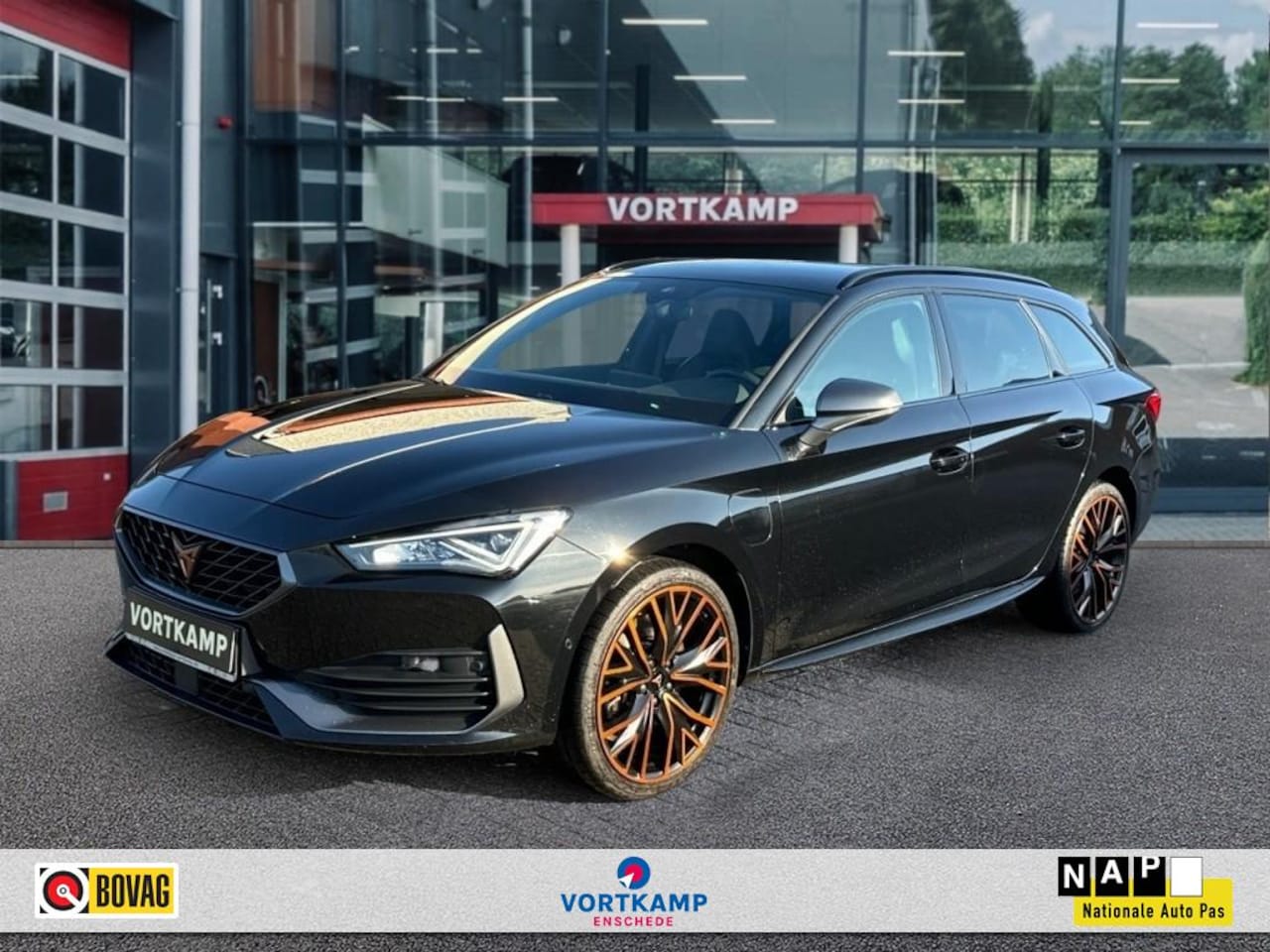 CUPRA Leon Sportstourer - 1.4 TSI DSG VZ E-HYBRID TREKHAAK/CAMERA/LEDER/MEMORY/NAVI/ACC/ST - AutoWereld.nl