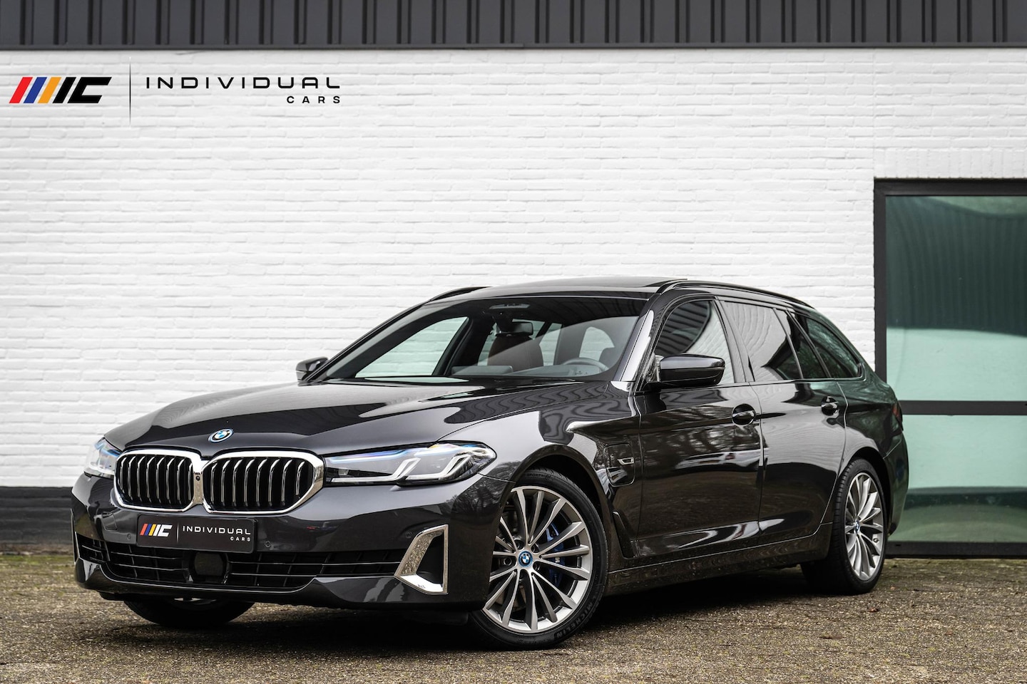 BMW 5-serie Touring - 530e xDrive Luxury Line 4-Wielbesturing NWPR 105K - AutoWereld.nl