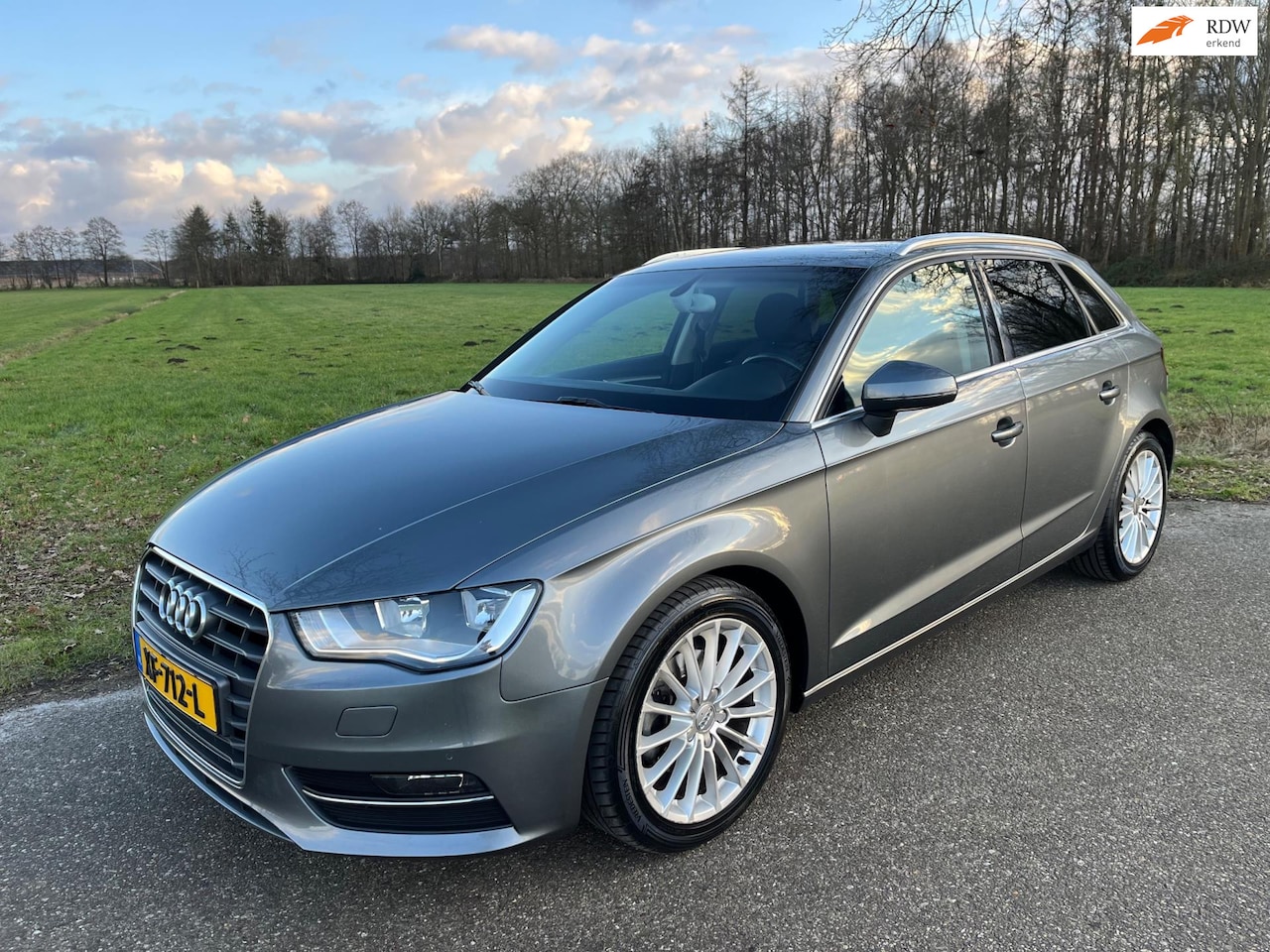 Audi A3 Sportback - 1.6 TDI Ambition Pro Line S Airco / Navi / PDC / Cruise - AutoWereld.nl