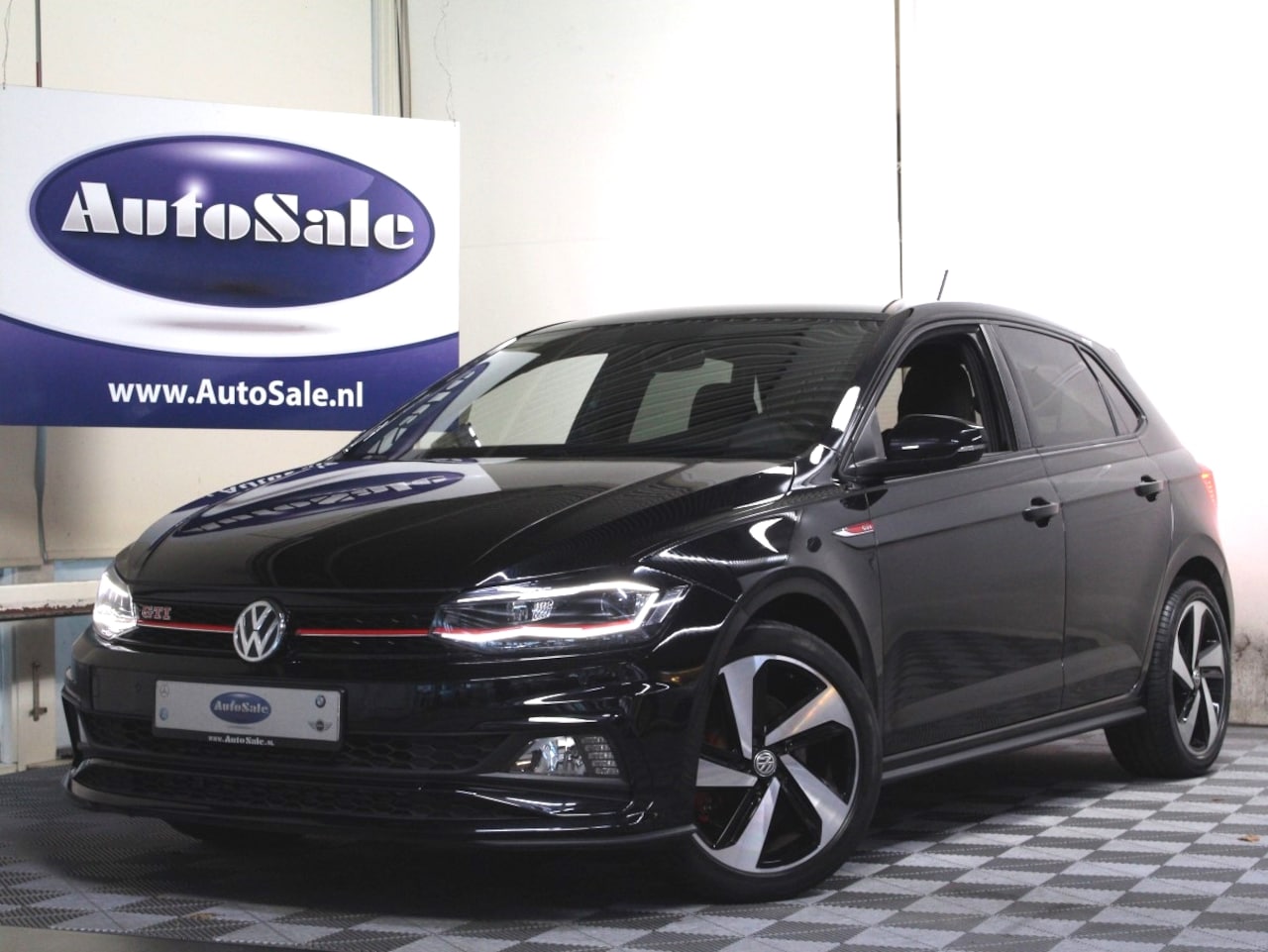 Volkswagen Polo - 2.0 TSI GTI DSG VIRTUAL CARPLAY ACC CAMERA STOELVW '20 - AutoWereld.nl