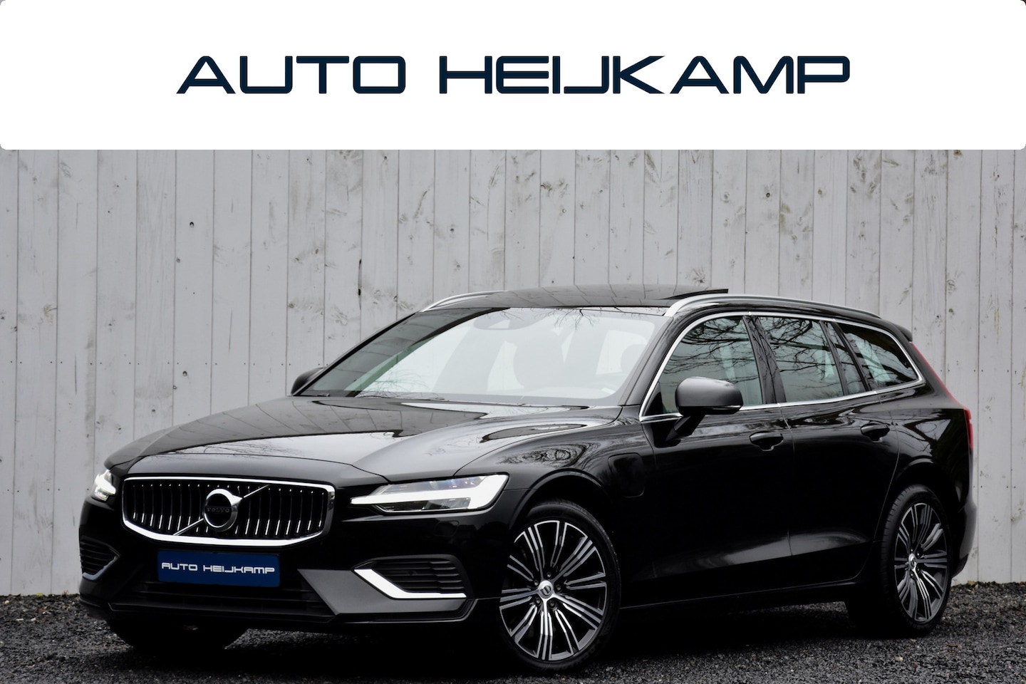 Volvo V60 - 2.0 T8 Twin Engine AWD Inscription | Pilot Assist | Pano-dak | Trekhaak | - AutoWereld.nl