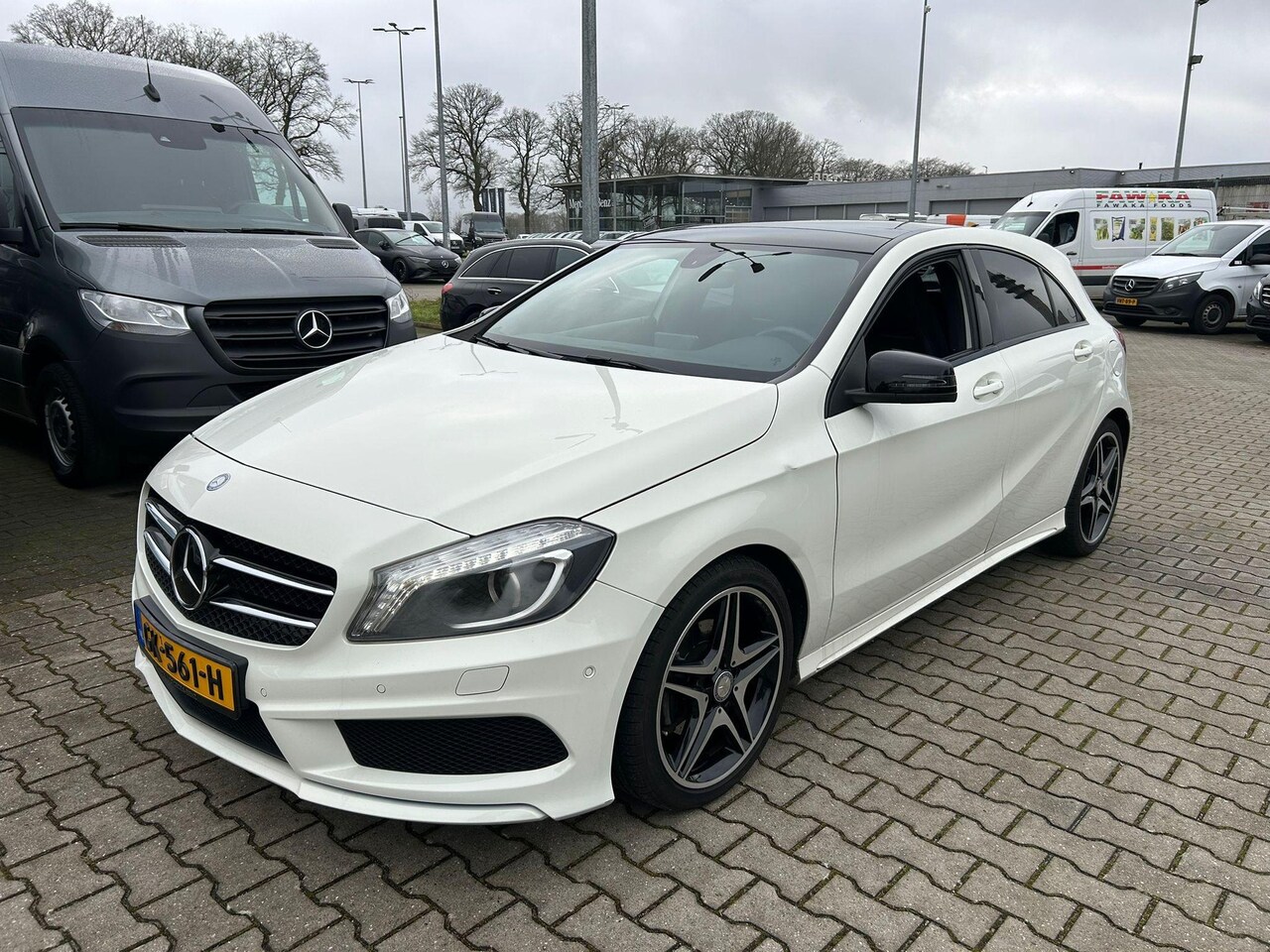 Mercedes-Benz A-klasse - 180 AMG Pano | Night | Parkeersensoren | Navi  | Origineel Nederlands - AutoWereld.nl