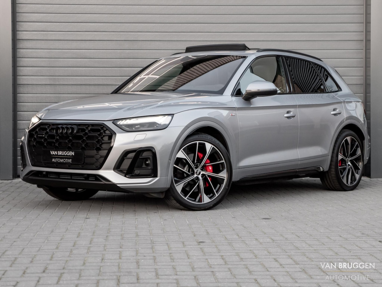 Audi Q5 - 50 TFSI e S-Line Pano RS-Stoelen Luchtv Trekhaak Massage B&O - AutoWereld.nl