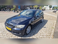 BMW 3-serie Touring - 318i High Executive