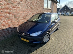 Peugeot 206 - 1.1 XR