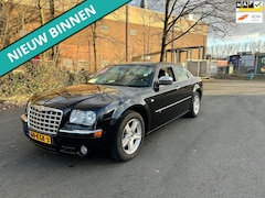 Chrysler 300C - 2.7 V6 Platinum LEUKE AUTO RIJDT EN SCHAKELT GOED