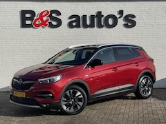 Opel Grandland X - 1.2 Turbo Innovation Camera Cruise Clima Verwarmde voorruit Pdc voor en achter