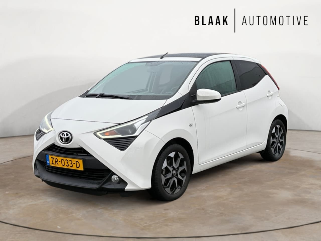 Toyota Aygo - 1.0 VVT-i x-joy Cabriodak | APPLE?ANDROID | CLIMA - AutoWereld.nl