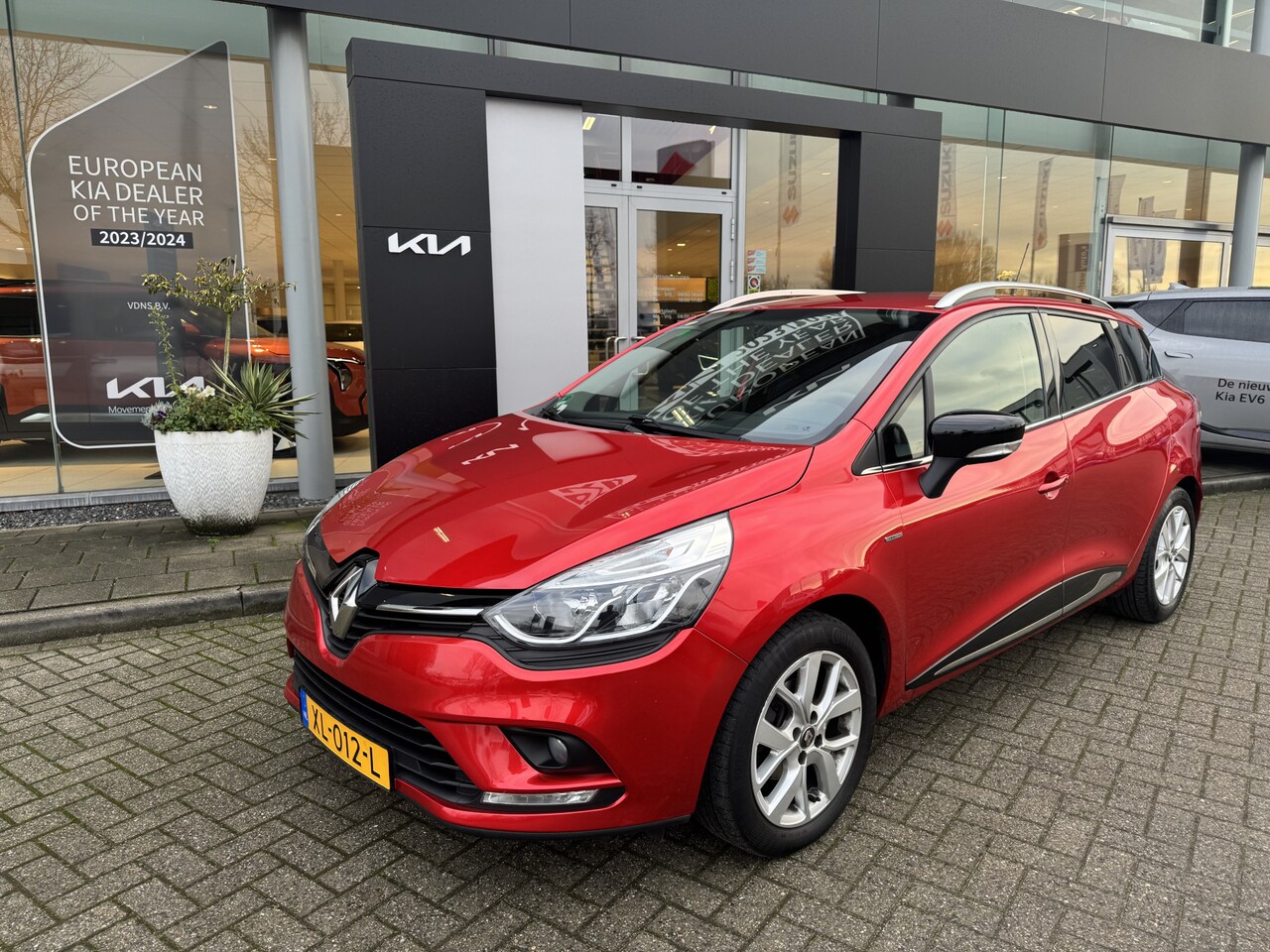 Renault Clio Estate - 0.9 TCe Limited 1e eigenaar Navi | Lichtmetalen | Cruiscontrol Info Frank  0492-588958 - AutoWereld.nl