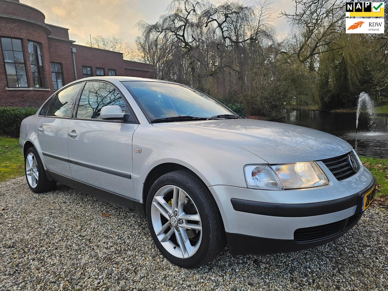 Volkswagen Passat - 1.8-5V Comfortline AIRCO - AutoWereld.nl