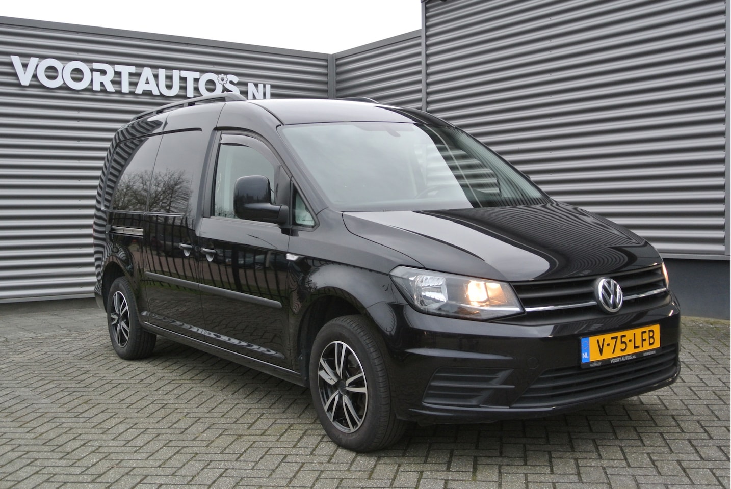 Volkswagen Caddy Maxi - 2.0 TDI L2H1 BMT Highline | NAVI | LEDER | CRUISE | TREKH | - AutoWereld.nl