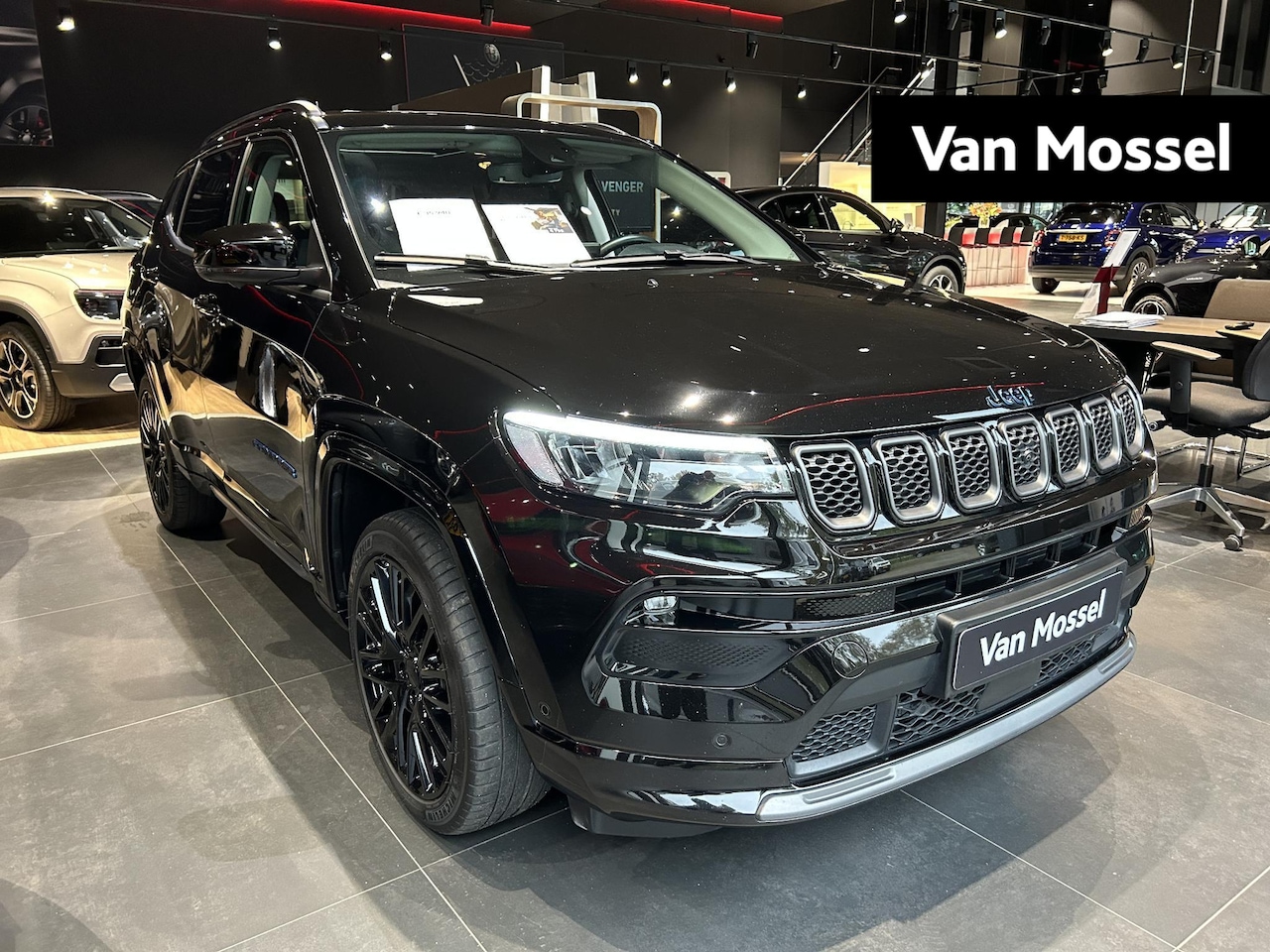 Jeep Compass - 4xe 240 Plug-in Hybrid Electric S | Elec panoramadak | Stoel en stuurverwarming | Apple ca - AutoWereld.nl