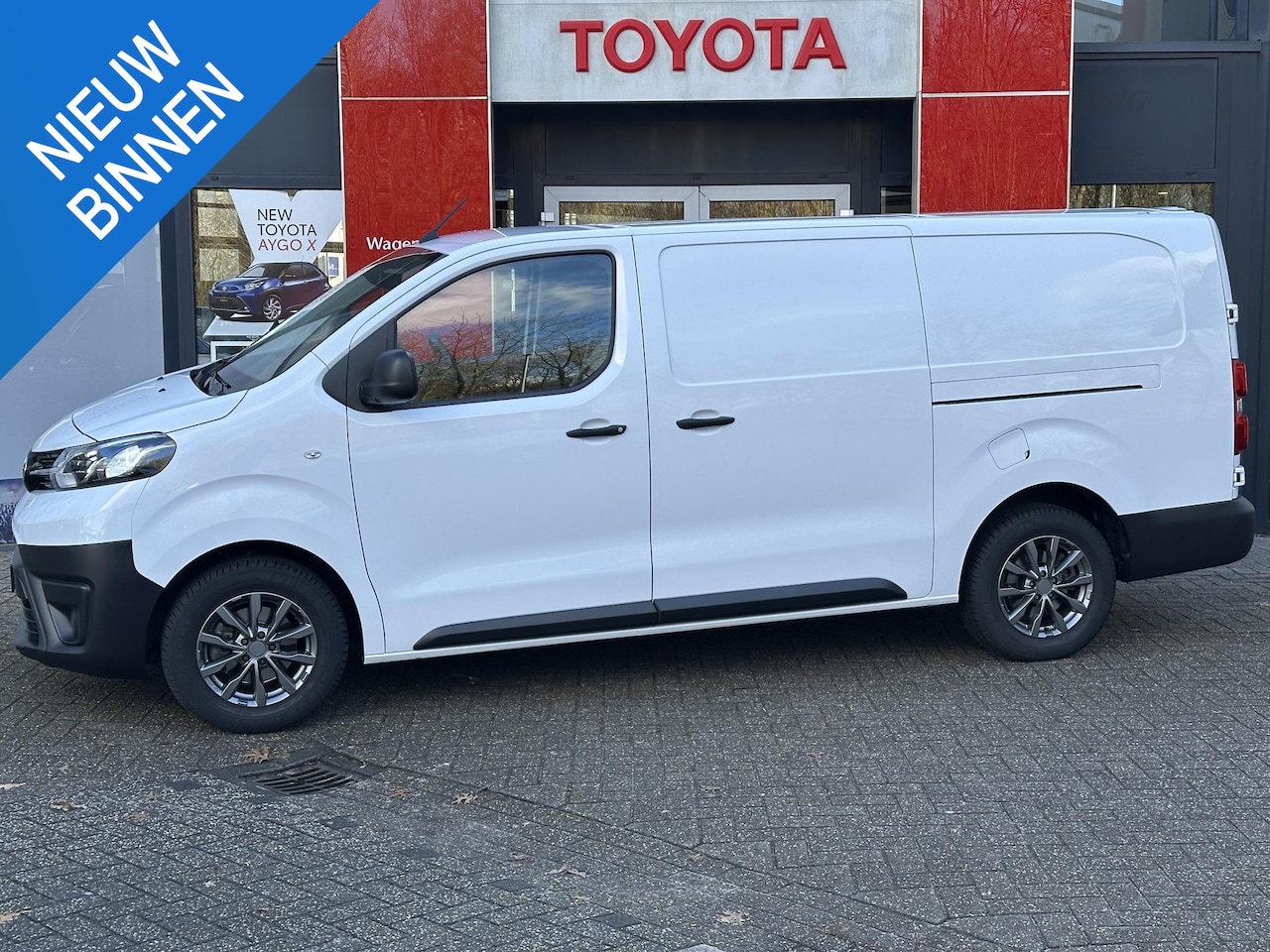 Toyota PROACE Long Worker - 2.0 D-4D Live BETIMMERING NL-AUTO CAM SCHUIFDEUR LINKS+RECHTS NOG NIET ADVERTEREN! - AutoWereld.nl