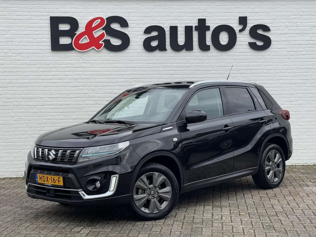 Suzuki Vitara - 1.5 Hybrid Select Rhino Edition Automaat Led Camera Navigatie Dodehoek Keyless - AutoWereld.nl