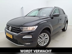 Volkswagen T-Roc - 1.0 TSI Style Business 116 PK | Navigatie | Parkeersensoren | Apple Carplay | Android Auto