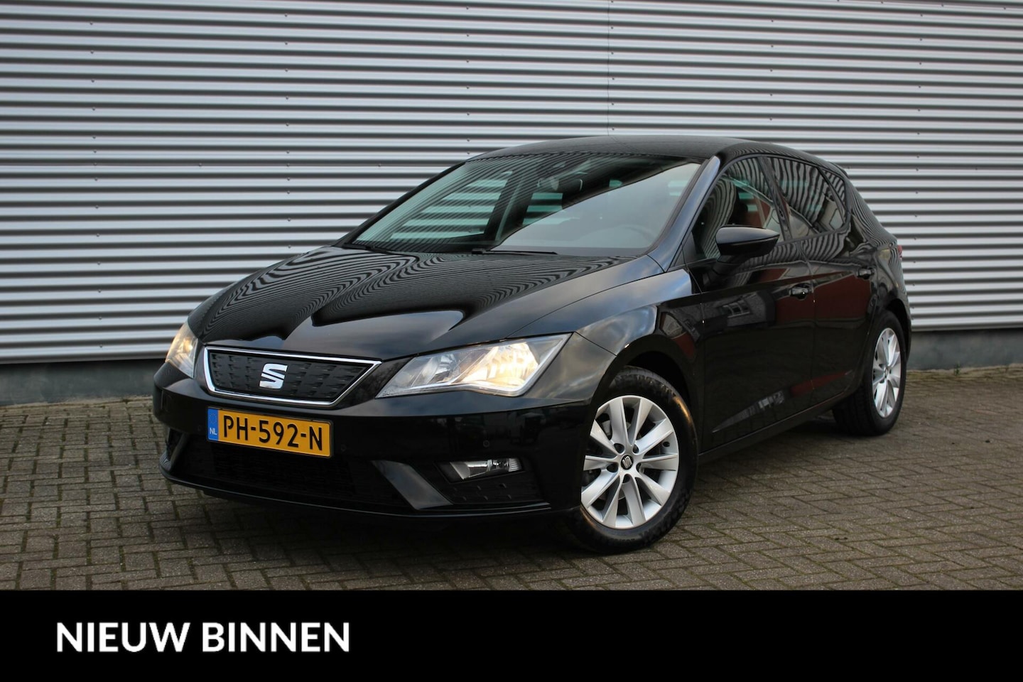 Seat Leon - 1.0 EcoTSI Style Business Intense // NL auto met NAP - Dealeronderhouden - CarPlay & Andro - AutoWereld.nl