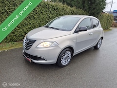 Lancia Y(psilon) - Ypsilon 0.9 TwinAir 2e Eigenaar GEEN IMPORT