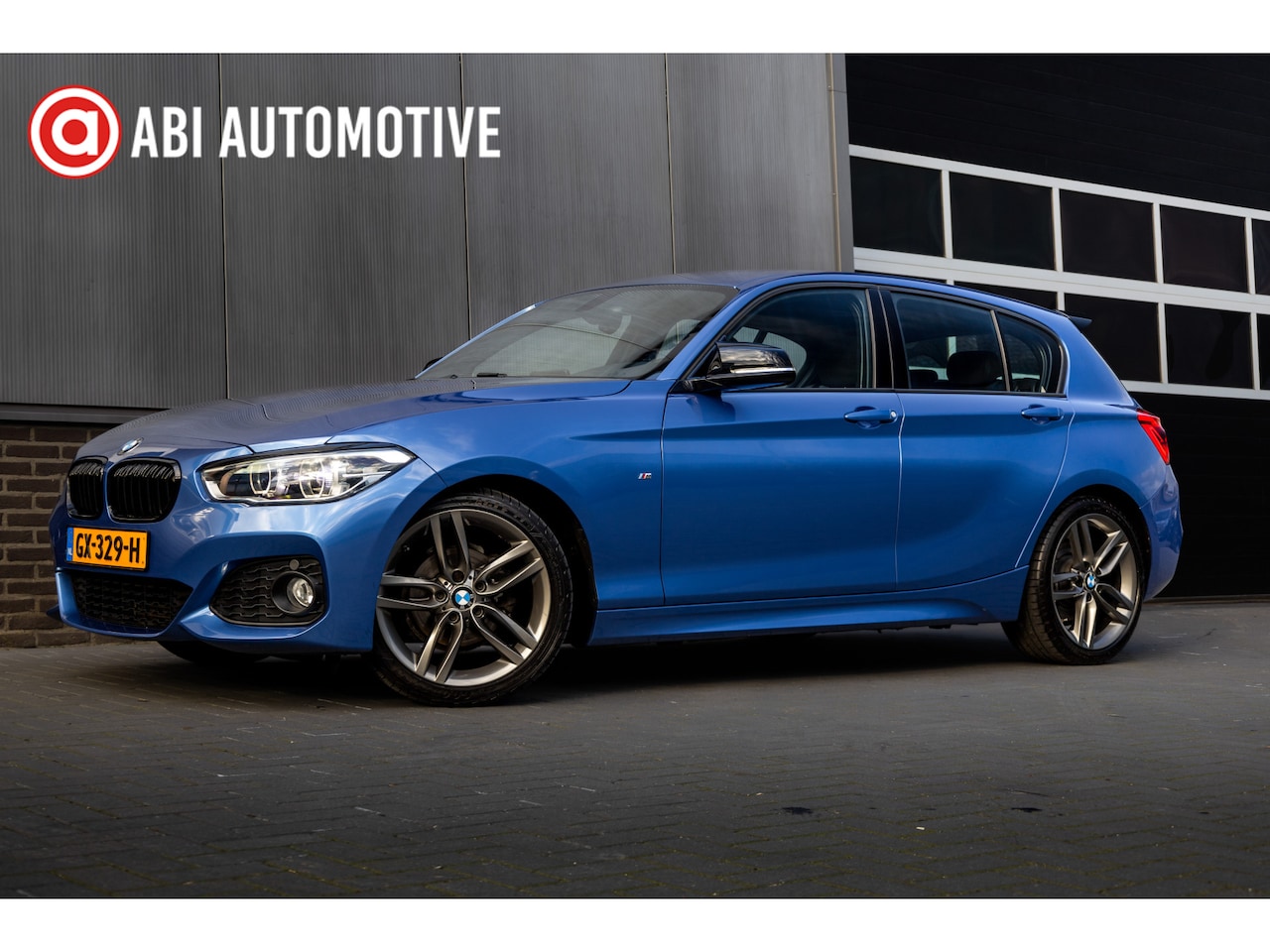 BMW 1-serie - 118i 136 pk M-Sportpakket / NL-Auto/ Xenon-LED/ Harman&Kardon/ Sport-Stoelen/ Park.sens/ C - AutoWereld.nl