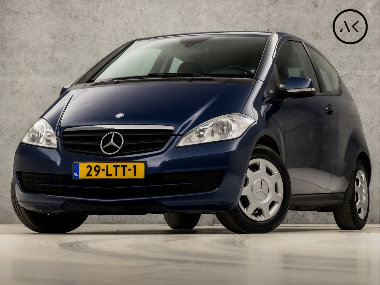 Mercedes-Benz A-klasse - 160 BlueEFFICIENCY (NAVIGATIE, NAP, AIRCO, BLUETOOTH, SPORTSTOELEN, ELEK PAKKET, STUURWIEL - AutoWereld.nl