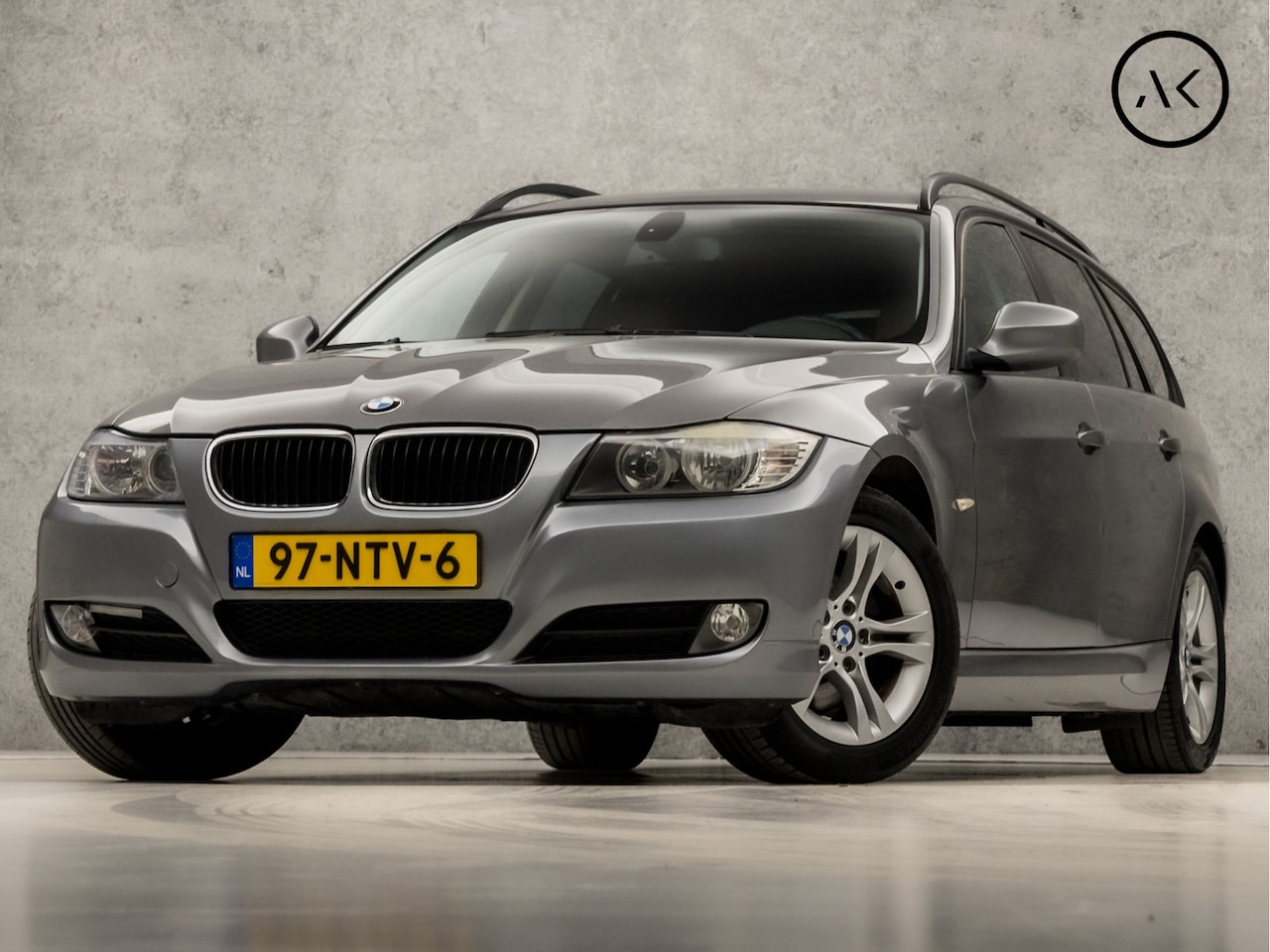 BMW 3-serie Touring - 318i Luxury 143Pk (NAVIGATIE, CLIMATE, GETINT GLAS, LEDEREN SPORTSTOELEN, BLUETOOTH, CRUIS - AutoWereld.nl