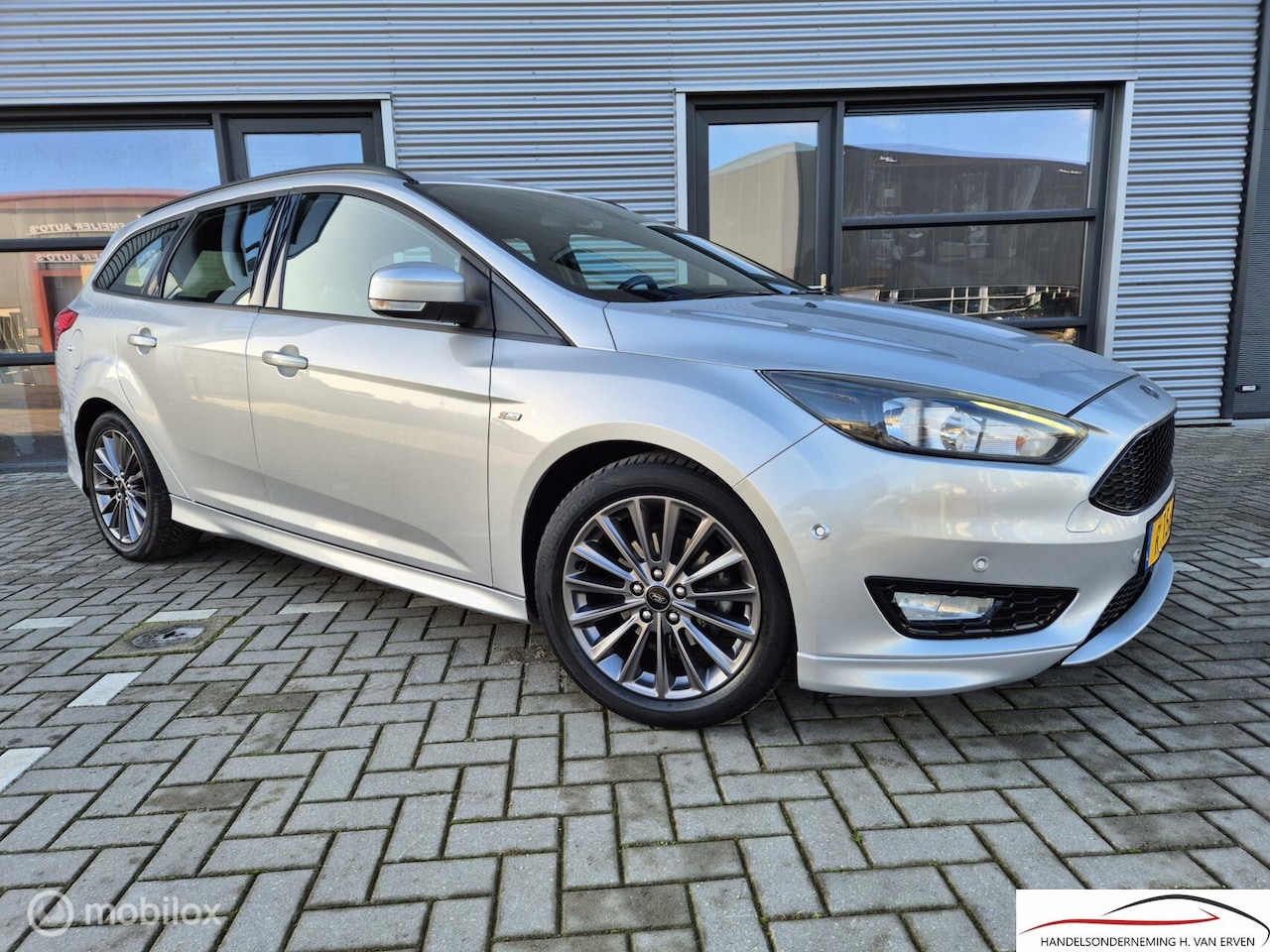 Ford Focus Wagon - 1.0 ST-Line DEALERONDERHOUDEN NAP - AutoWereld.nl