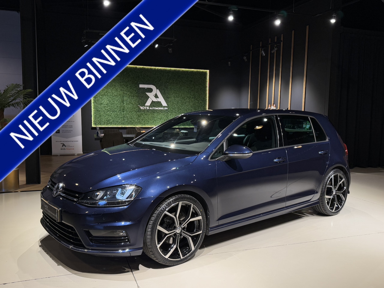 Volkswagen Golf - 1.4 TSI ACT DSG R-Line Navi|LED|Media|Cruis|PDC Blauw - AutoWereld.nl