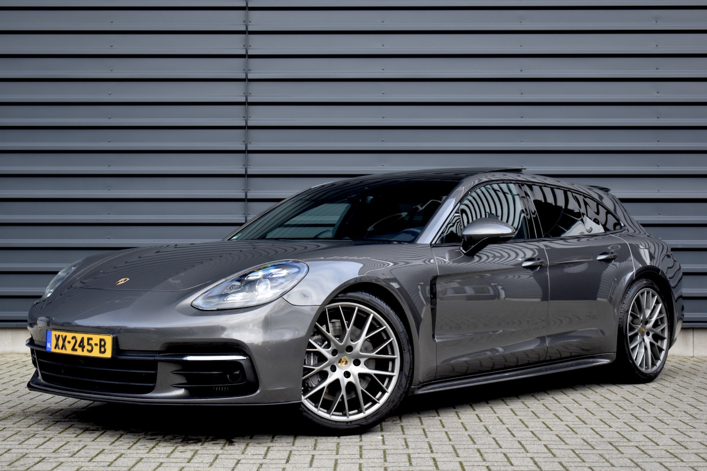 Porsche Panamera Sport Turismo - 2.9 4 E-Hybrid 462pk | Panoramadak | ACC | Sportuitlaat | PDLS+ | Soft-Close | Bose | 21'' - AutoWereld.nl