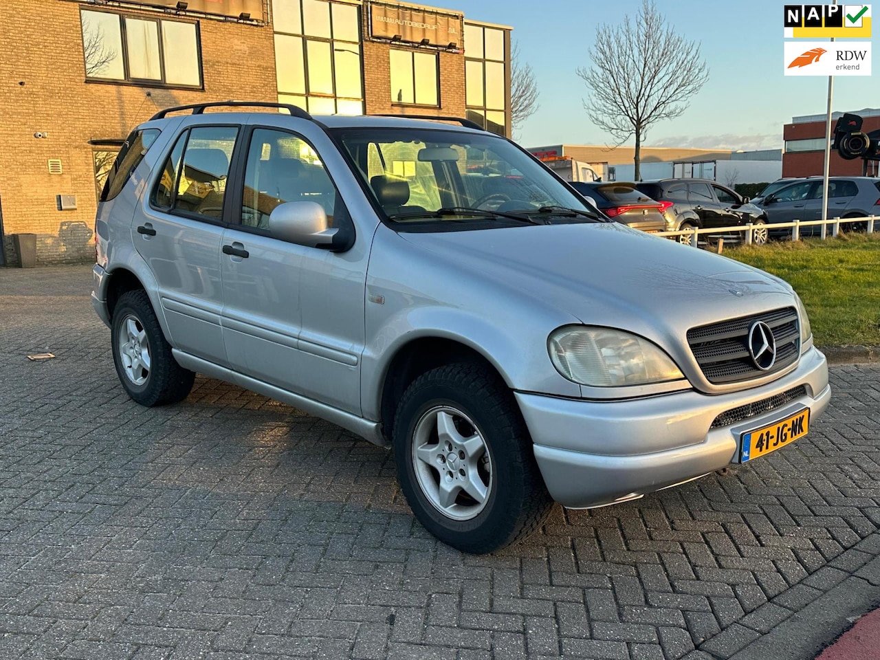 Mercedes-Benz M-klasse - 320 Automaat! NAP! Airco! - AutoWereld.nl