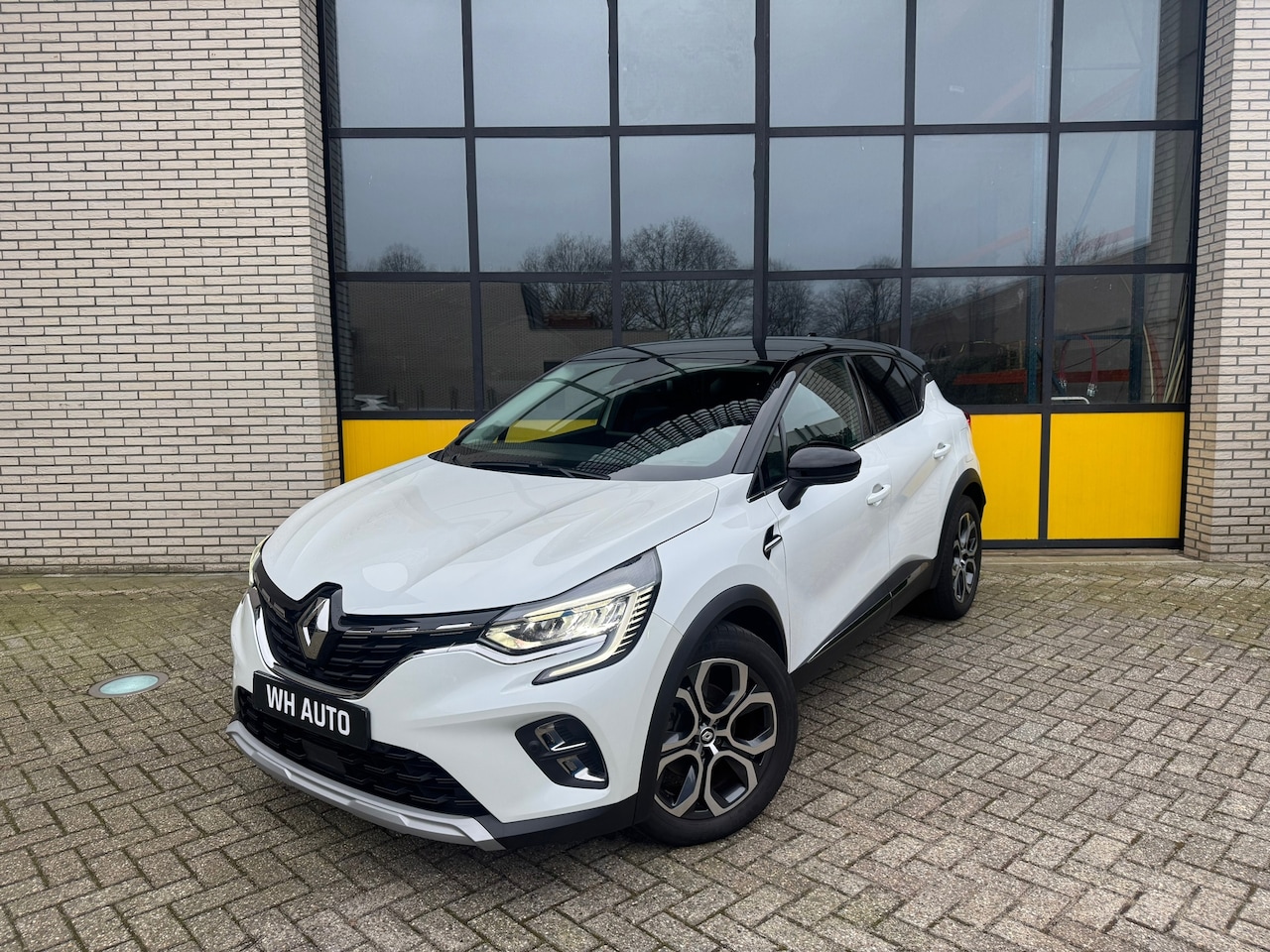 Renault Captur - 1.6 E-Tech Plug-in Hybrid, Stoelverwarming, Groot scherm & camera - AutoWereld.nl